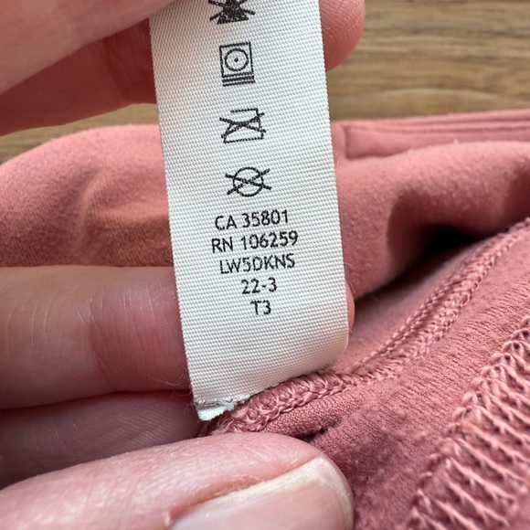 Lululemon Groove Pant Flare Super High-Rise
Pink Rust (Maybe Spiced Chai) Size 4 - Picture 9 of 13